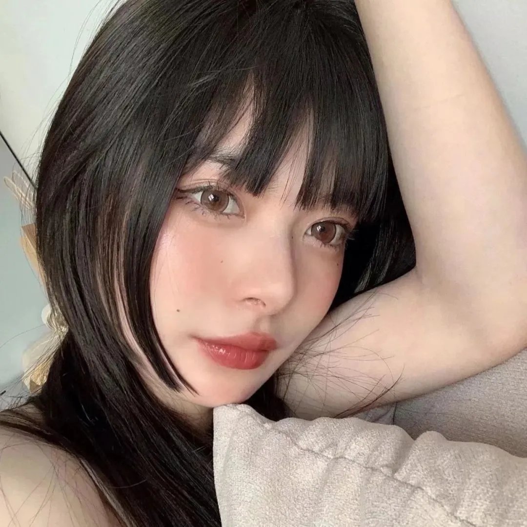有秘密的她